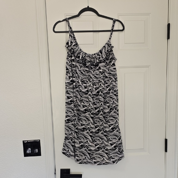 Amazon Dresses & Skirts - Black and White Patterned Dress